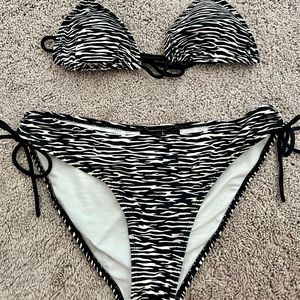 Zebra string bikini